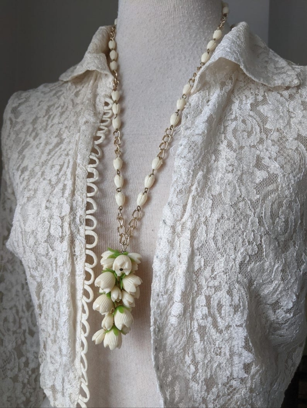 Vintage 1960s Cream + Green Celluloid Floral Cluster Drop Necklace